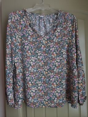 Old Navy Green Floral Ruffle-Trim V-Neck Blouse